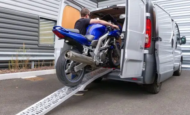 utilitaire pour transporter moto