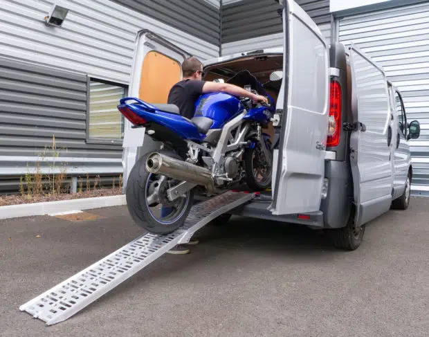 utilitaire pour transporter moto