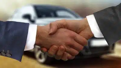 Les avantages de choisir un concessionnaire pour l'achat d'une voiture d'occasion
